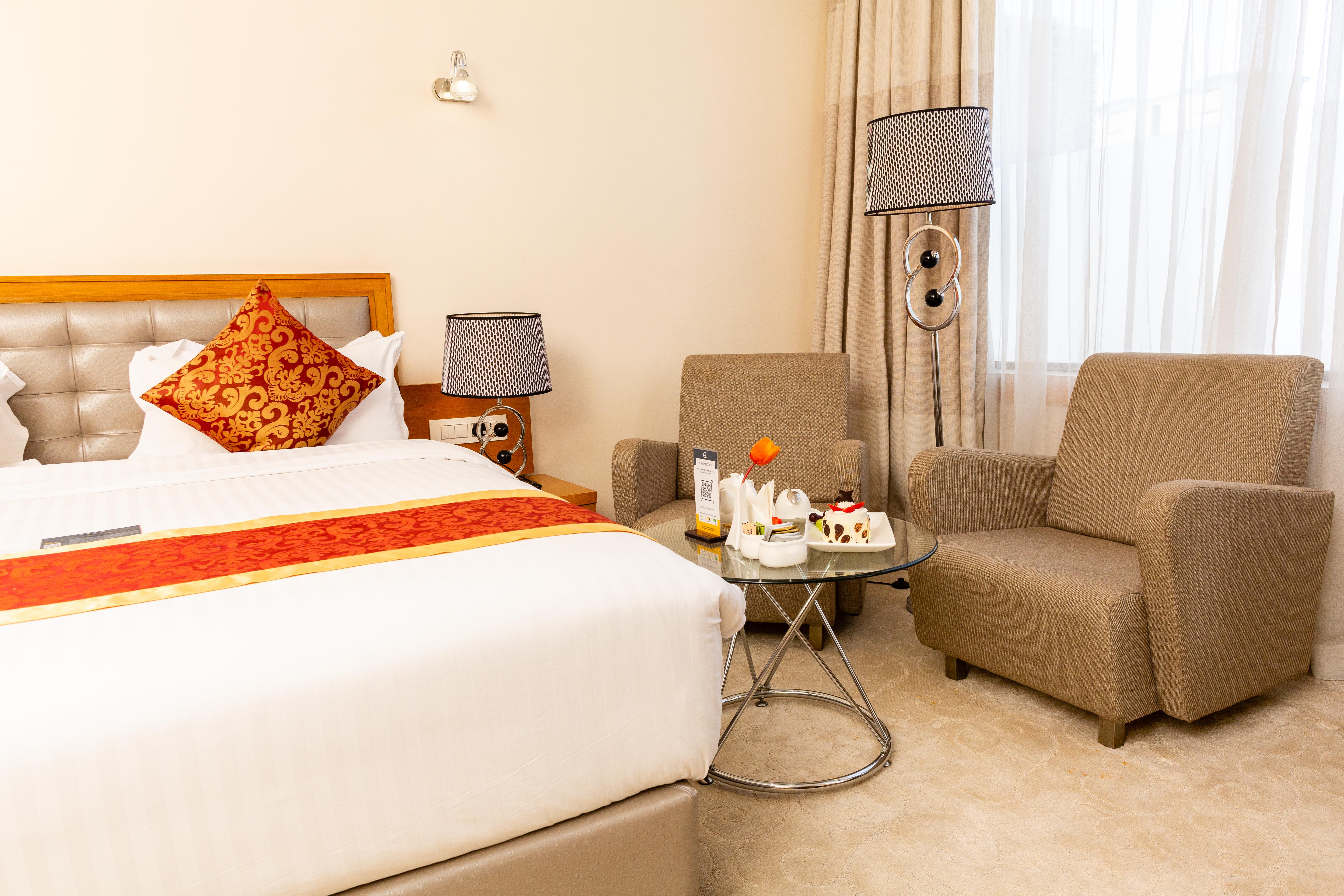 Отель Golden Tulip Westlands