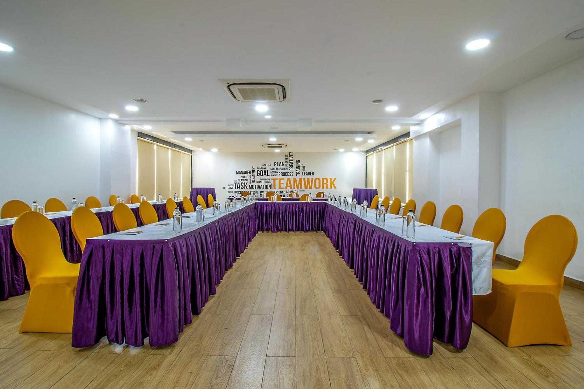 Hotel Golden Tulip Westlands 5*