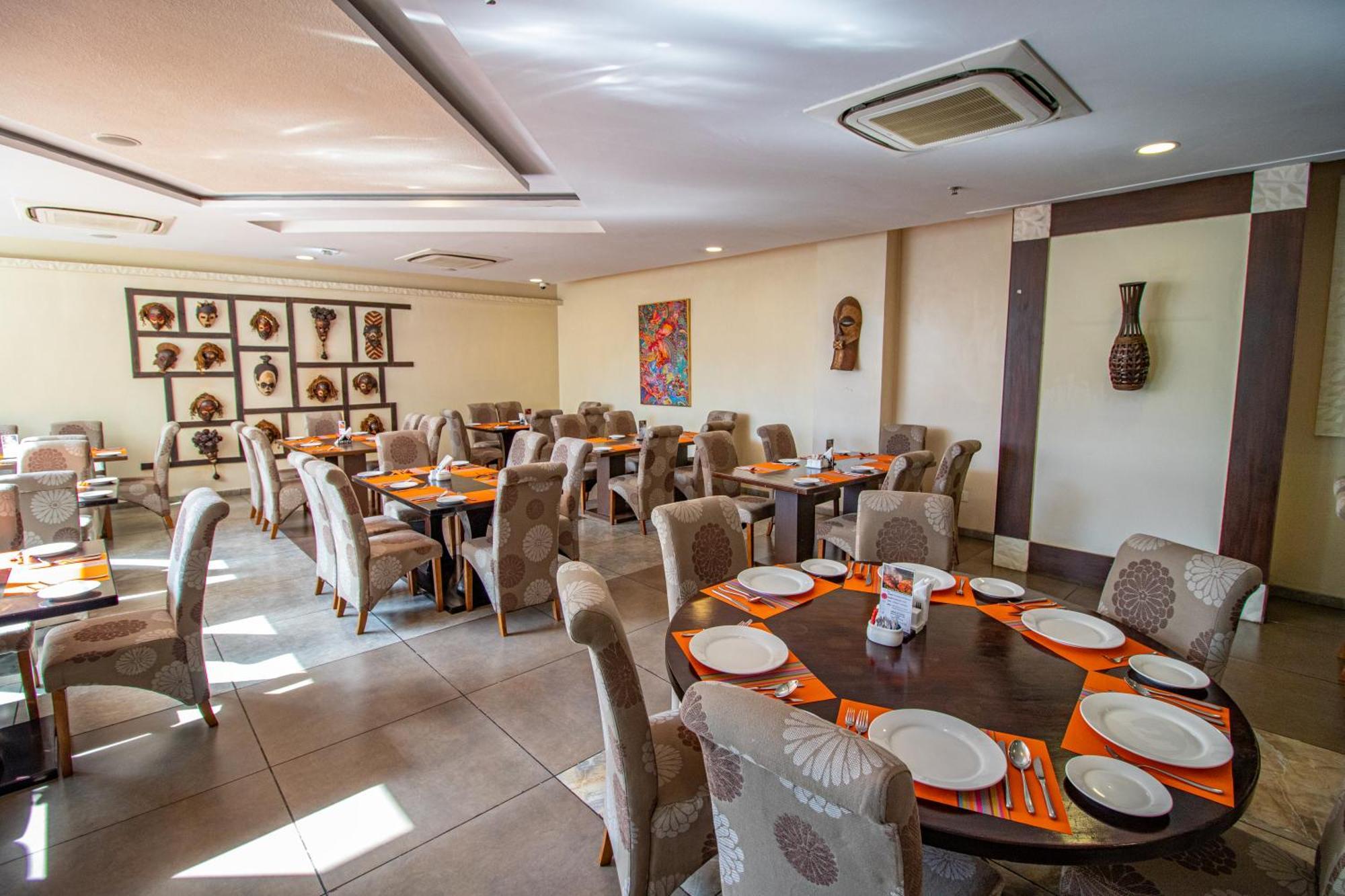 Отель Golden Tulip Westlands 5*