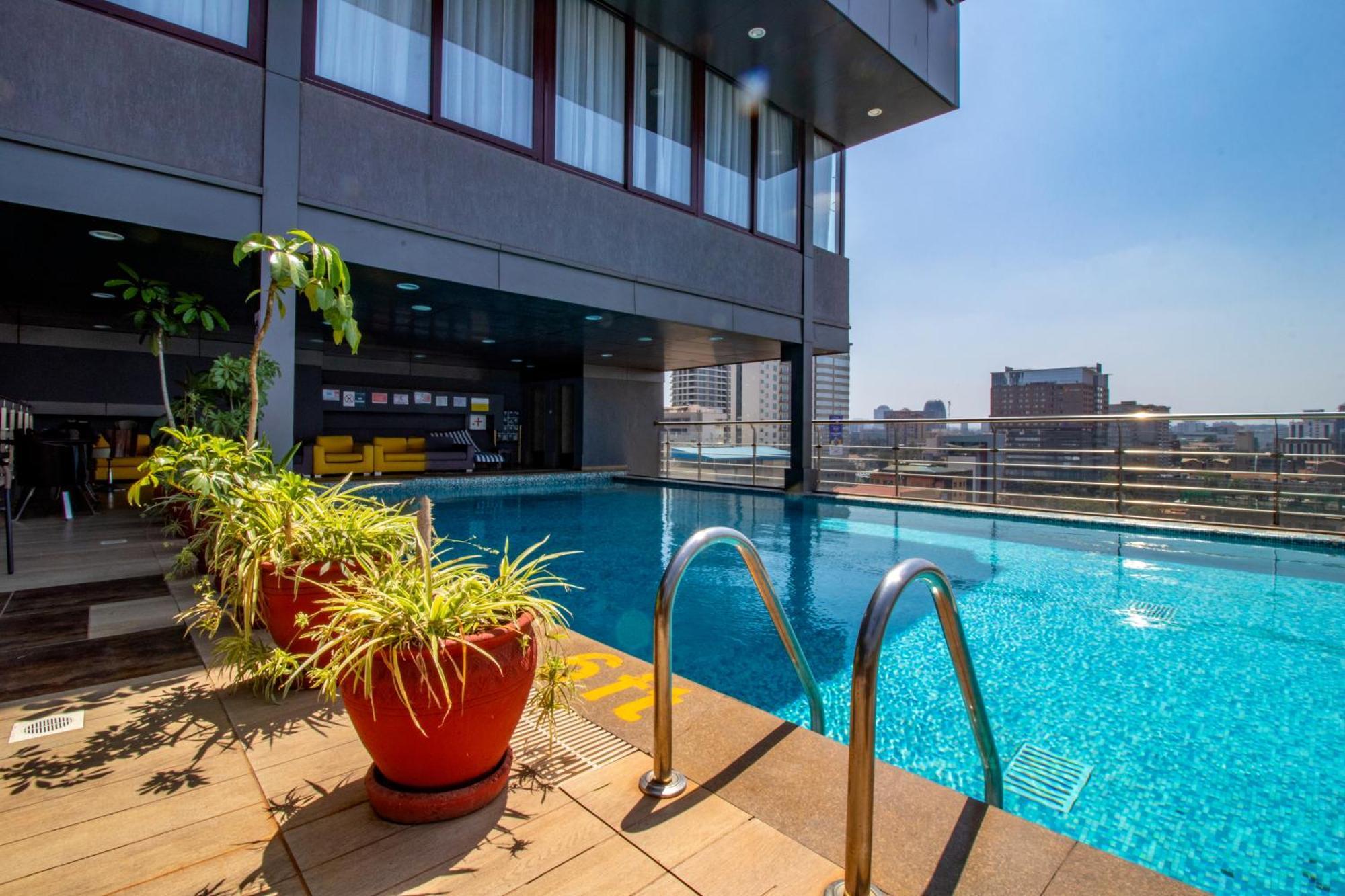 Hotel Golden Tulip Westlands 5*